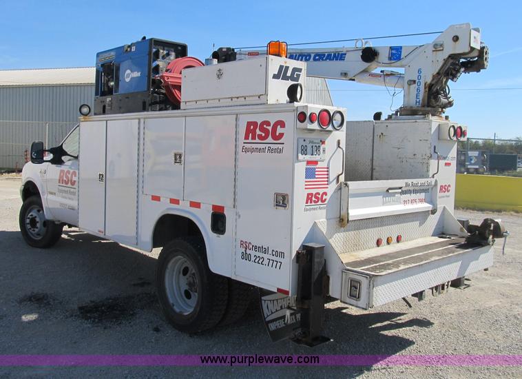 image for item B2916 2004 Ford F550 XL Super Duty service truck