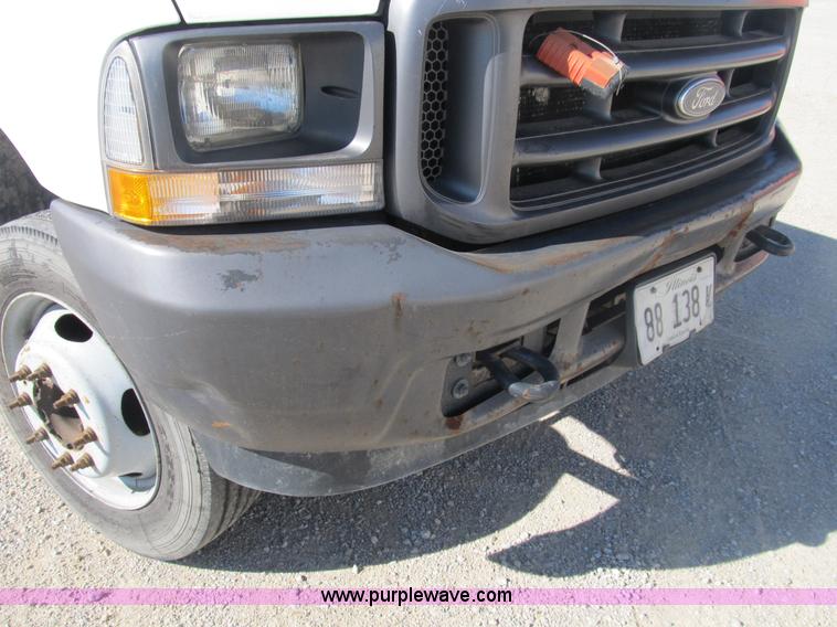 image for item B2916 2004 Ford F550 XL Super Duty service truck