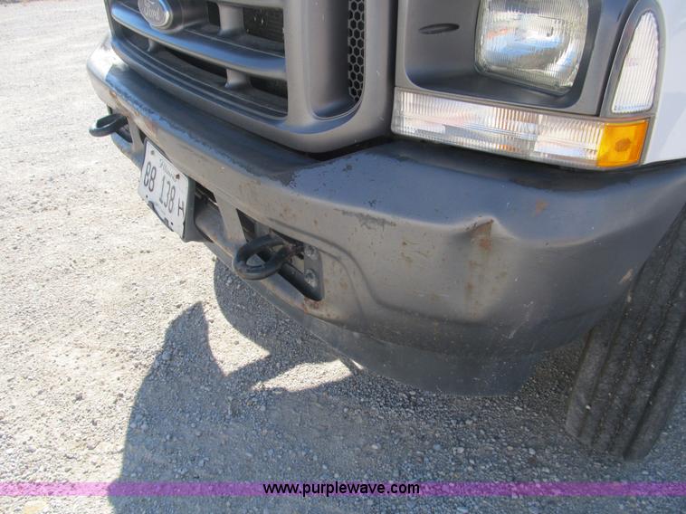 image for item B2916 2004 Ford F550 XL Super Duty service truck