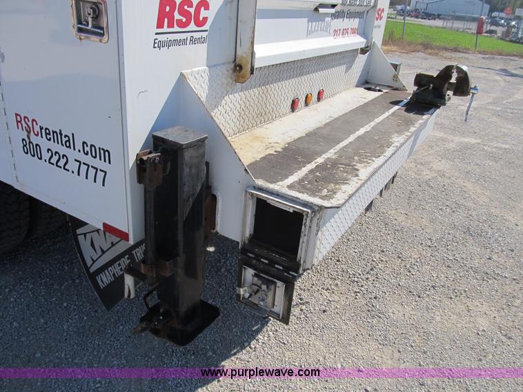 image for item B2916 2004 Ford F550 XL Super Duty service truck