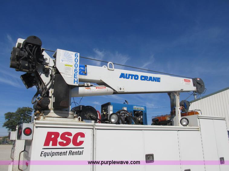 image for item B2916 2004 Ford F550 XL Super Duty service truck