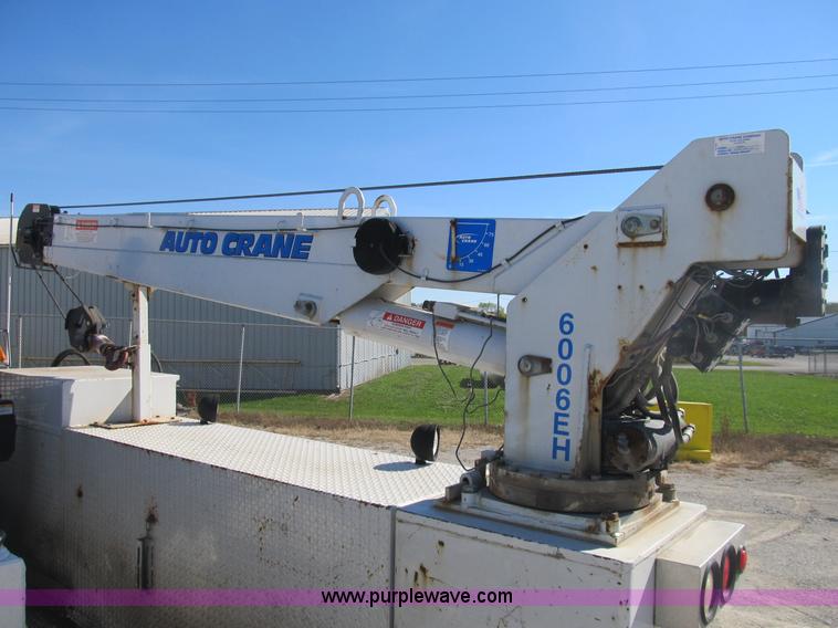 image for item B2916 2004 Ford F550 XL Super Duty service truck