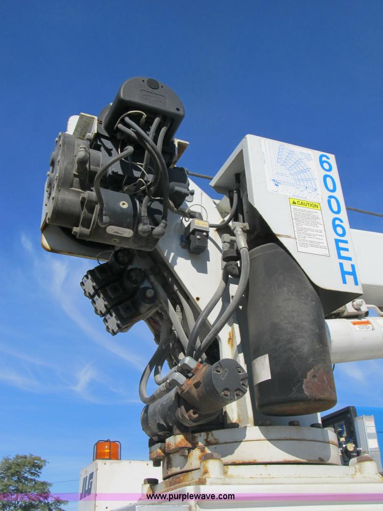 image for item B2916 2004 Ford F550 XL Super Duty service truck