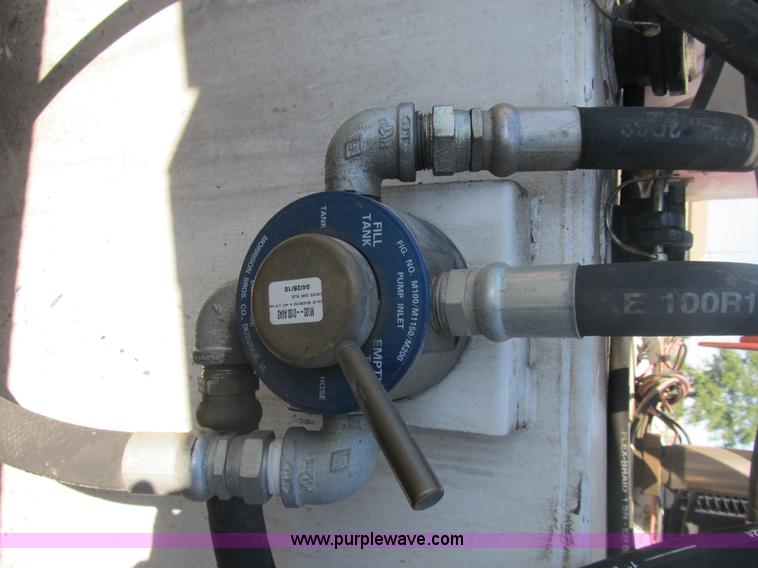 image for item B2916 2004 Ford F550 XL Super Duty service truck