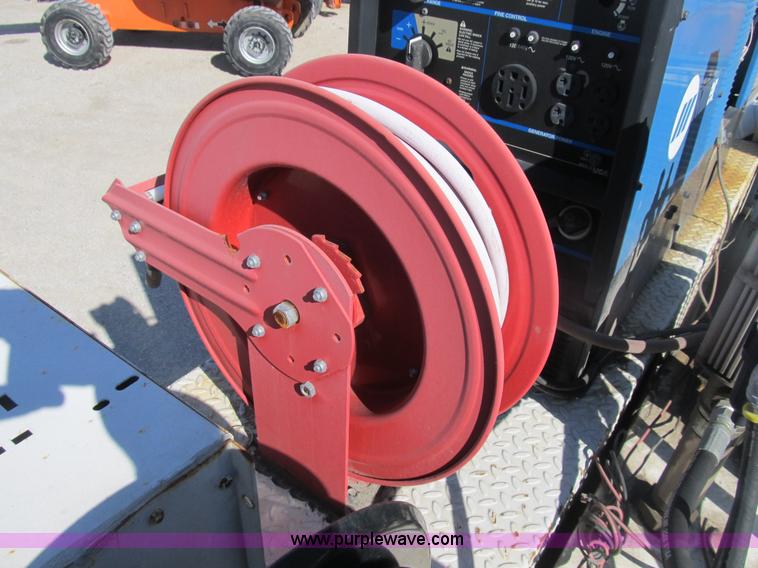 image for item B2916 2004 Ford F550 XL Super Duty service truck