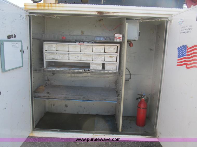 image for item B2916 2004 Ford F550 XL Super Duty service truck