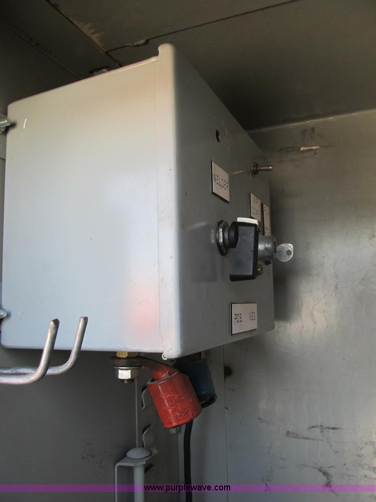 image for item B2916 2004 Ford F550 XL Super Duty service truck