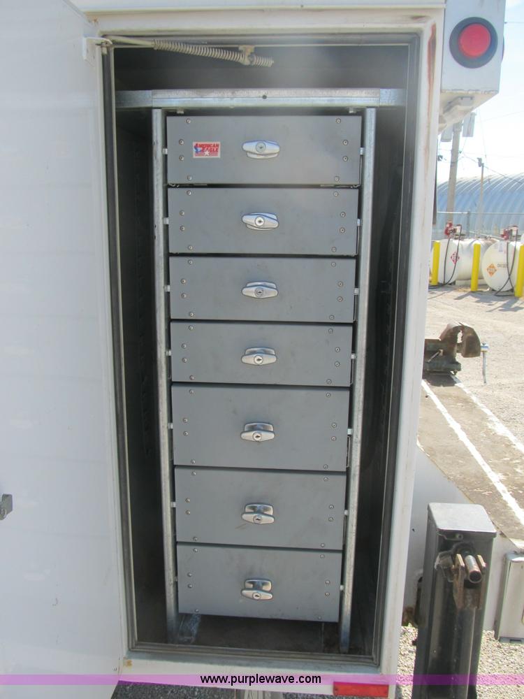 image for item B2916 2004 Ford F550 XL Super Duty service truck