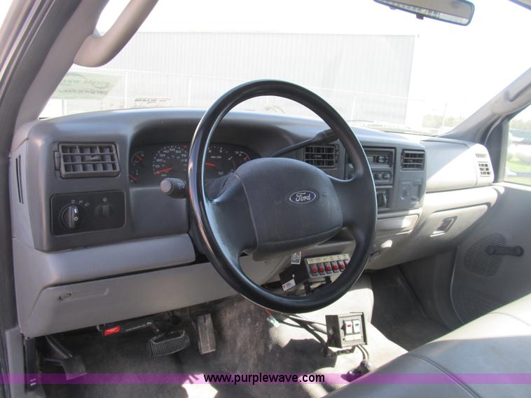 image for item B2916 2004 Ford F550 XL Super Duty service truck