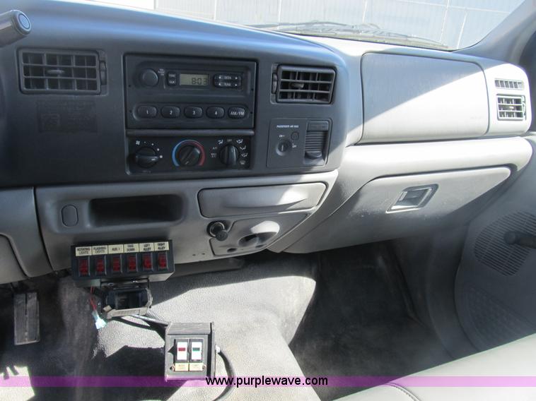 image for item B2916 2004 Ford F550 XL Super Duty service truck