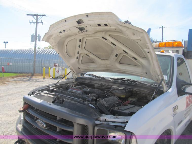 image for item B2916 2004 Ford F550 XL Super Duty service truck