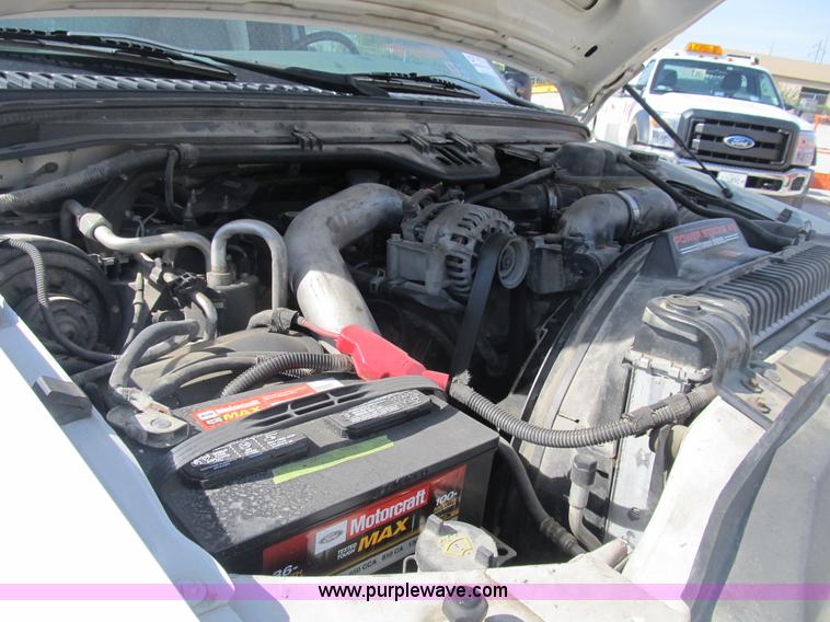 image for item B2916 2004 Ford F550 XL Super Duty service truck