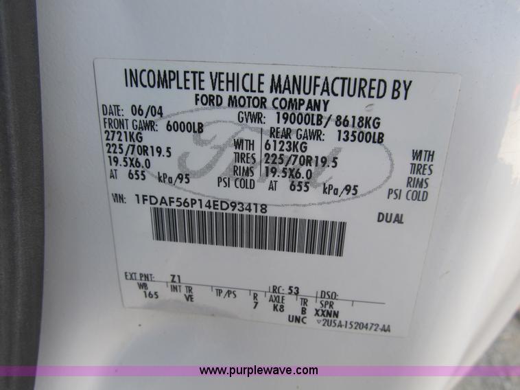 image for item B2916 2004 Ford F550 XL Super Duty service truck