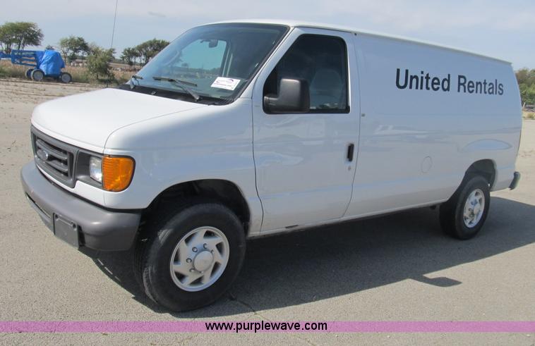 image for item B2917 2007 Ford Econoline E350 service van