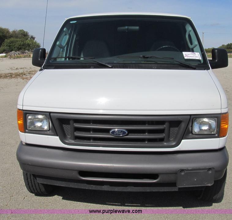 image for item B2917 2007 Ford Econoline E350 service van