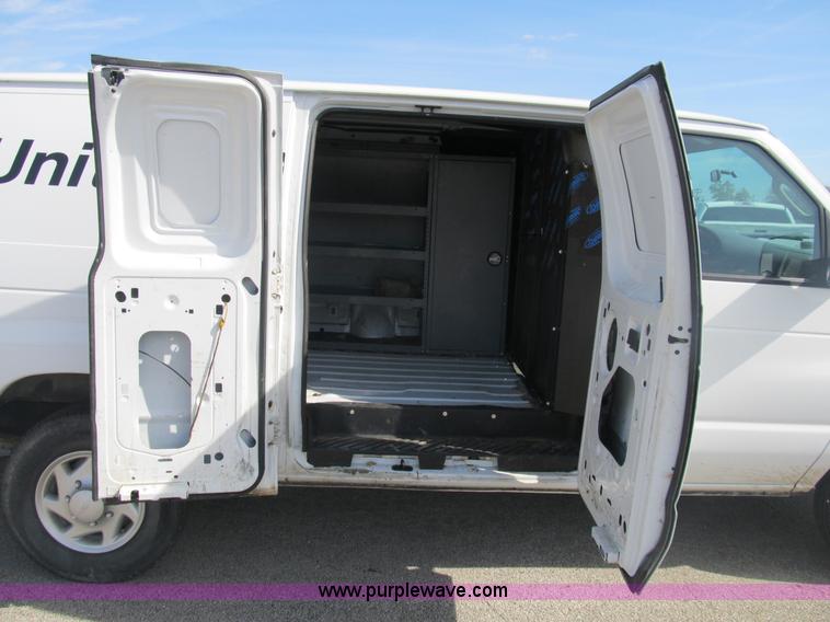 image for item B2917 2007 Ford Econoline E350 service van