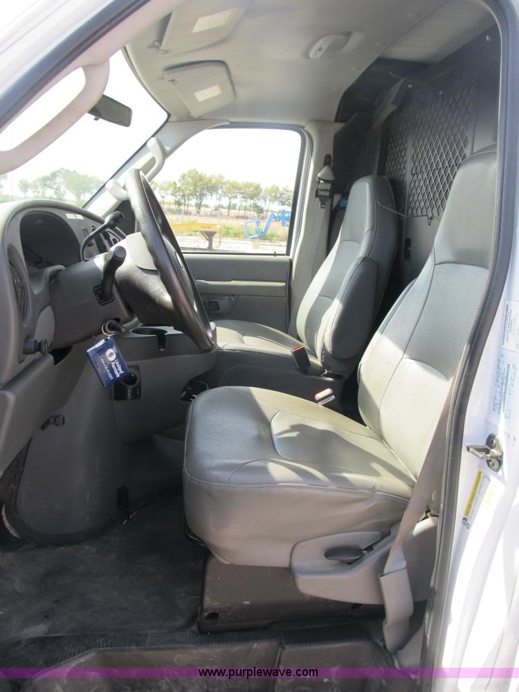 image for item B2917 2007 Ford Econoline E350 service van