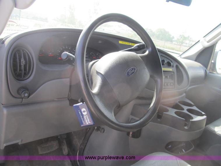 image for item B2917 2007 Ford Econoline E350 service van