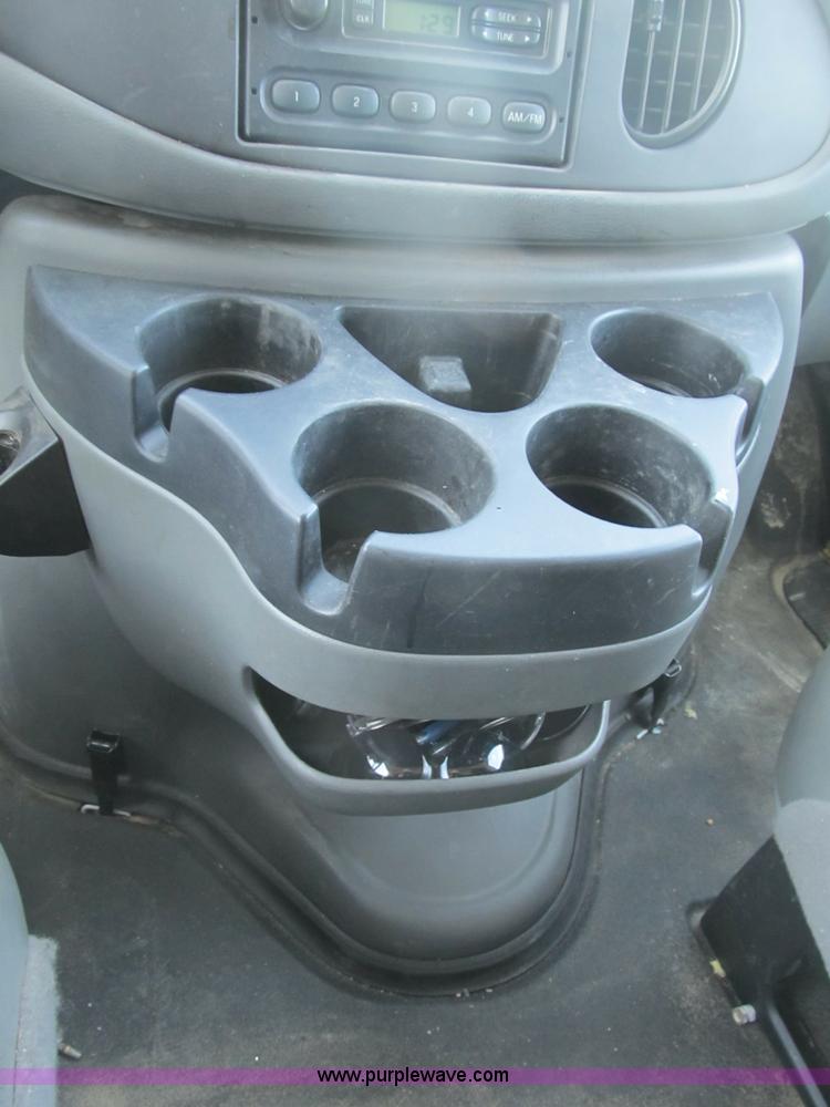 image for item B2917 2007 Ford Econoline E350 service van