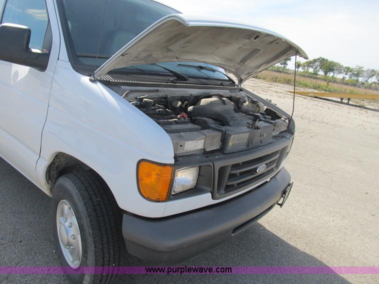 image for item B2917 2007 Ford Econoline E350 service van