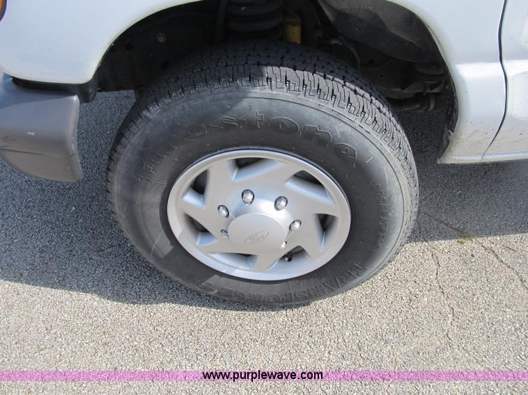image for item B2917 2007 Ford Econoline E350 service van