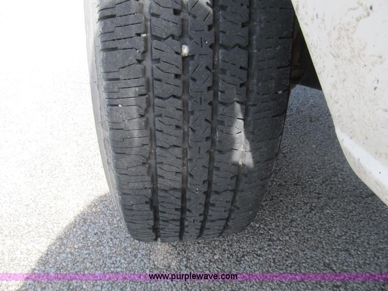 image for item B2917 2007 Ford Econoline E350 service van