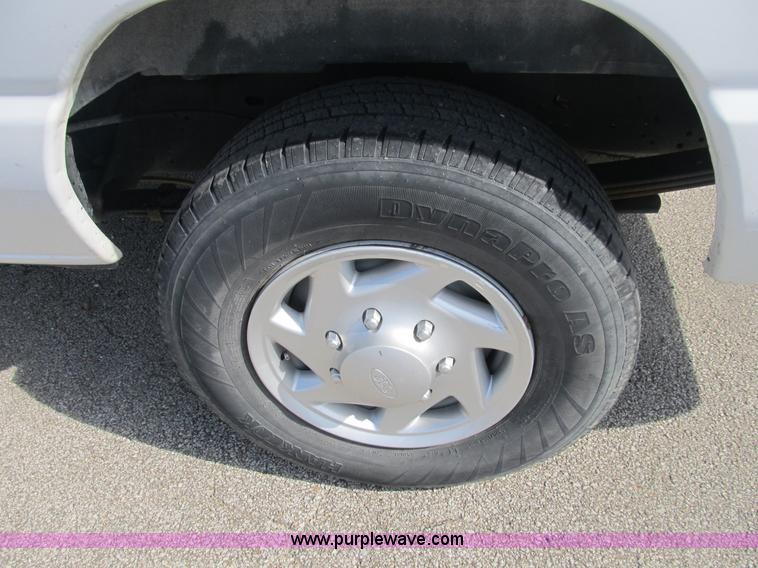 image for item B2917 2007 Ford Econoline E350 service van