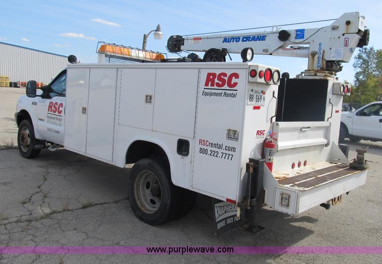 image for item B2918 2004 Ford F550 XL Super Duty service truck