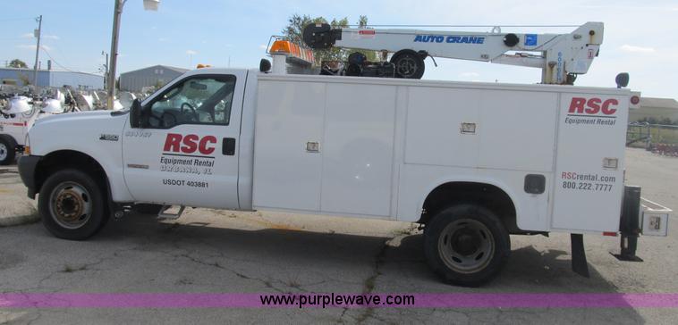 image for item B2918 2004 Ford F550 XL Super Duty service truck