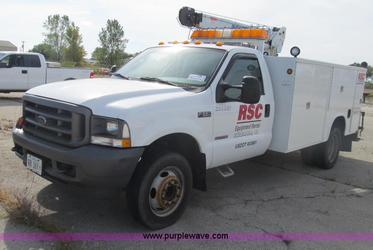image for item B2918 2004 Ford F550 XL Super Duty service truck