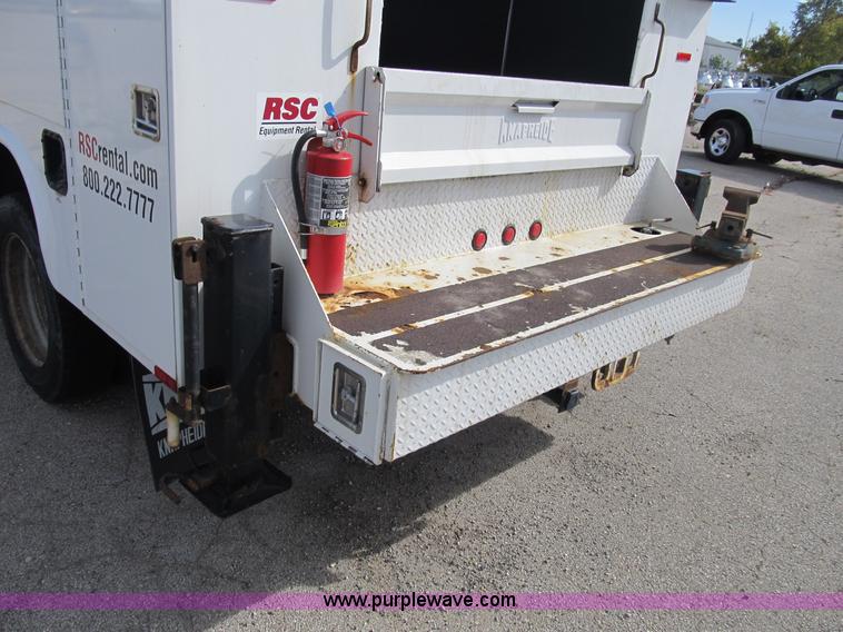 image for item B2918 2004 Ford F550 XL Super Duty service truck