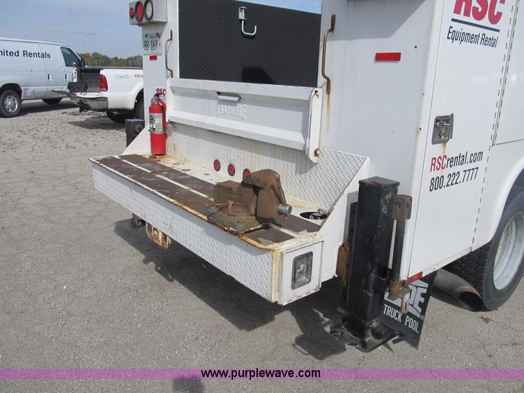 image for item B2918 2004 Ford F550 XL Super Duty service truck