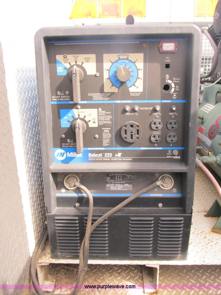 image for item B2918 2004 Ford F550 XL Super Duty service truck