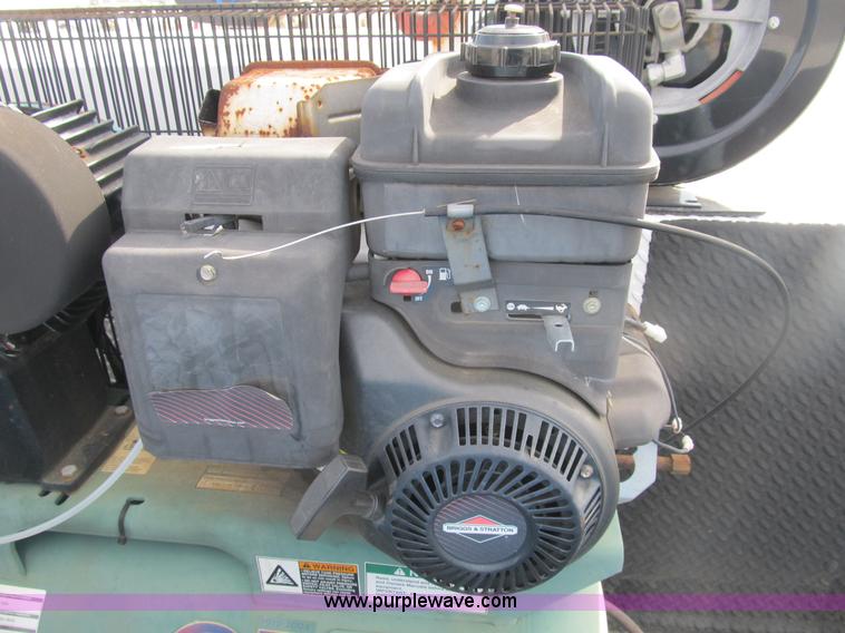 image for item B2918 2004 Ford F550 XL Super Duty service truck