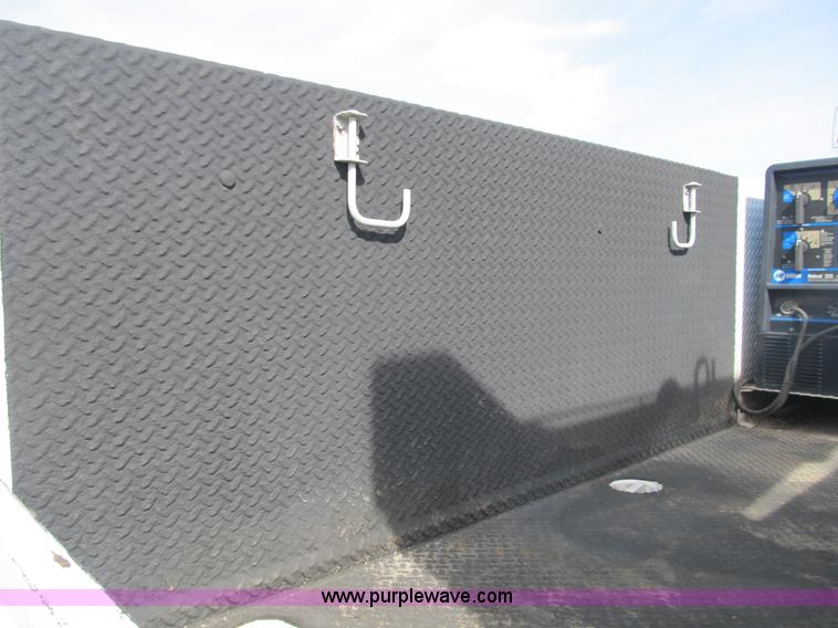 image for item B2918 2004 Ford F550 XL Super Duty service truck