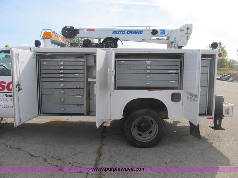 image for item B2918 2004 Ford F550 XL Super Duty service truck