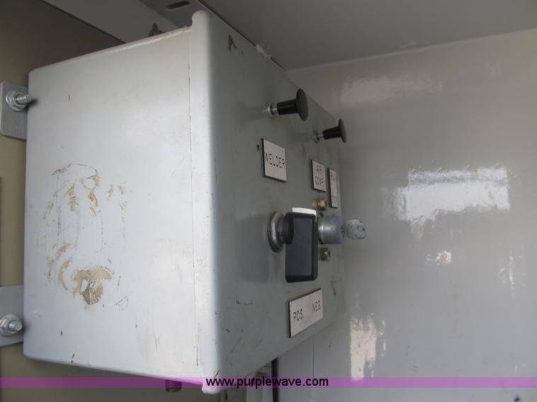 image for item B2918 2004 Ford F550 XL Super Duty service truck