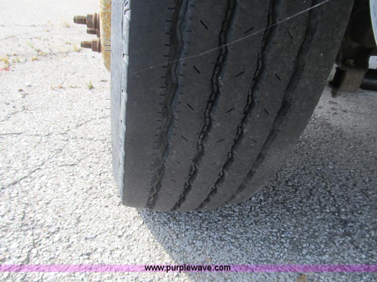 image for item B2918 2004 Ford F550 XL Super Duty service truck