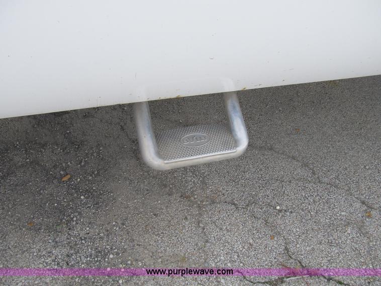 image for item B2918 2004 Ford F550 XL Super Duty service truck