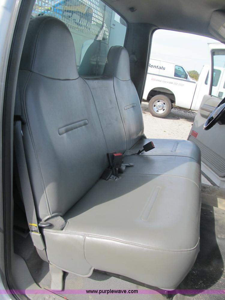 image for item B2918 2004 Ford F550 XL Super Duty service truck
