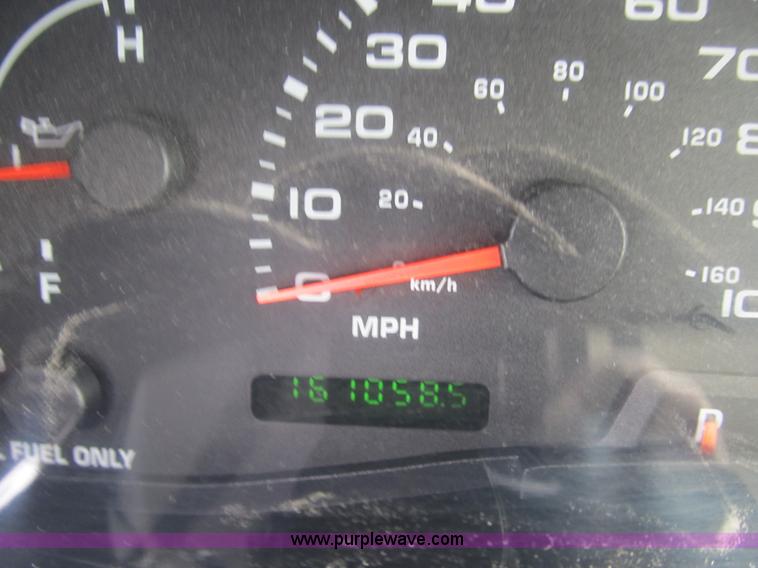 image for item B2918 2004 Ford F550 XL Super Duty service truck