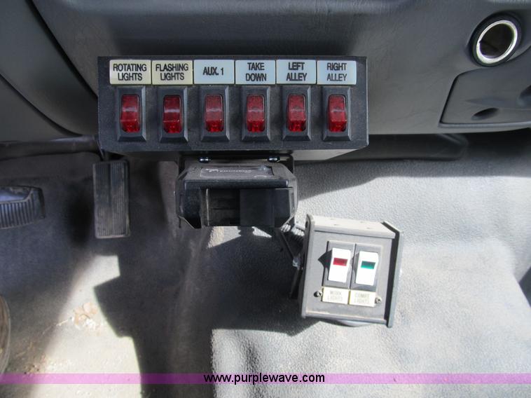 image for item B2918 2004 Ford F550 XL Super Duty service truck