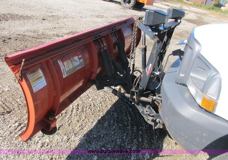 image for item B2919 2004 Ford F550 XL Super Duty pickup truck