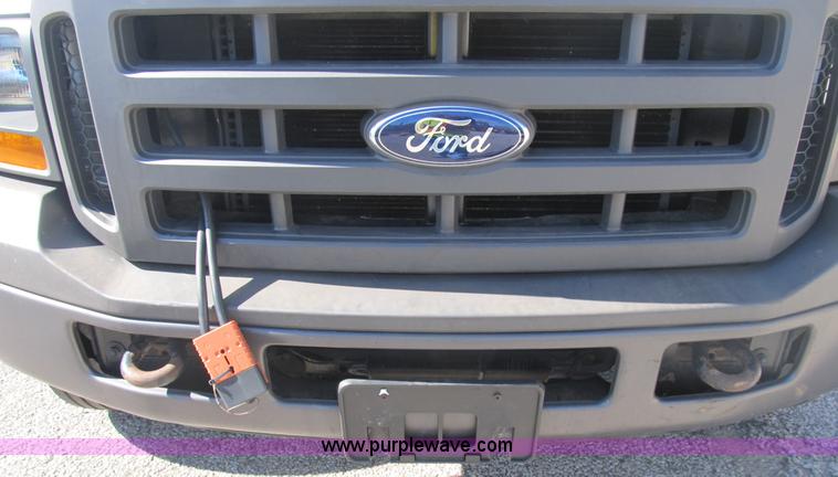 image for item B2921 2005 Ford F550 XL Super Duty service truck