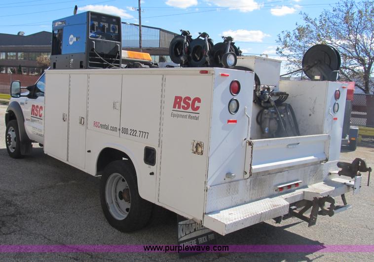 image for item B2921 2005 Ford F550 XL Super Duty service truck