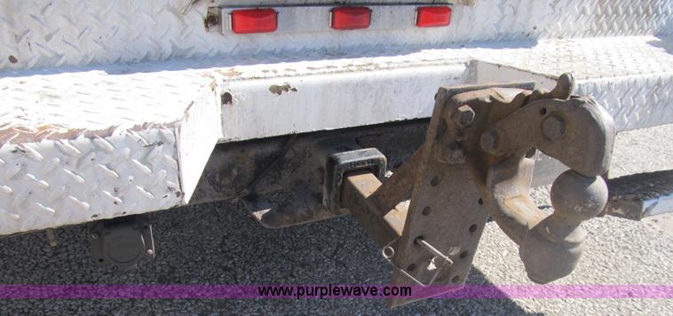 image for item B2921 2005 Ford F550 XL Super Duty service truck