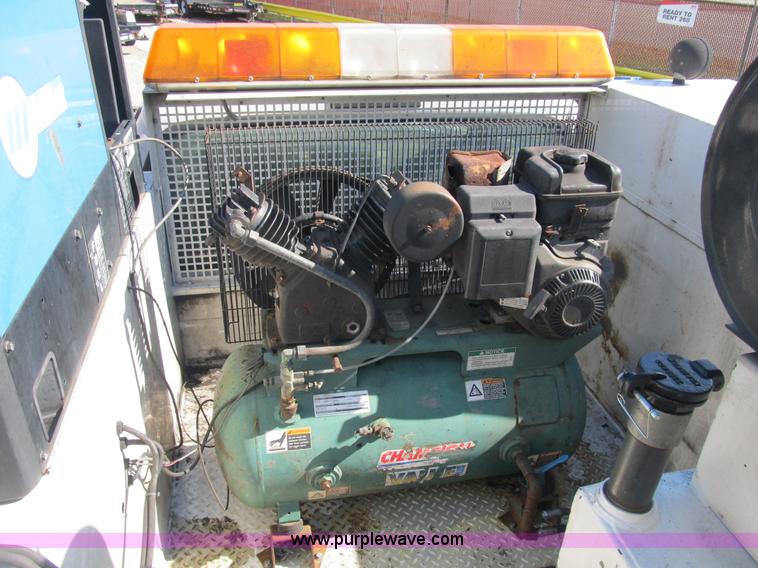 image for item B2921 2005 Ford F550 XL Super Duty service truck