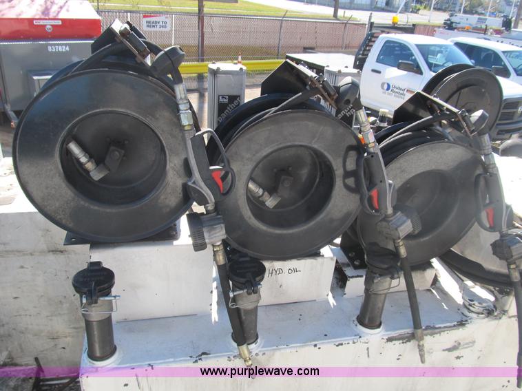 image for item B2921 2005 Ford F550 XL Super Duty service truck