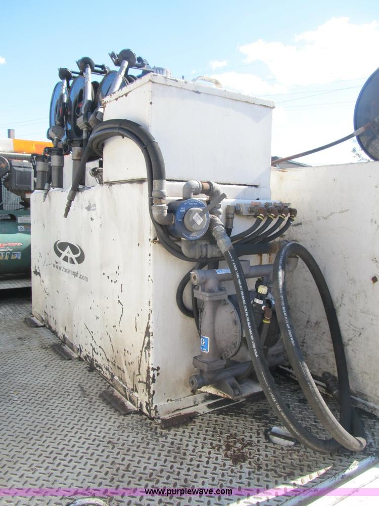 image for item B2921 2005 Ford F550 XL Super Duty service truck