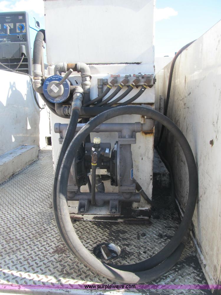 image for item B2921 2005 Ford F550 XL Super Duty service truck